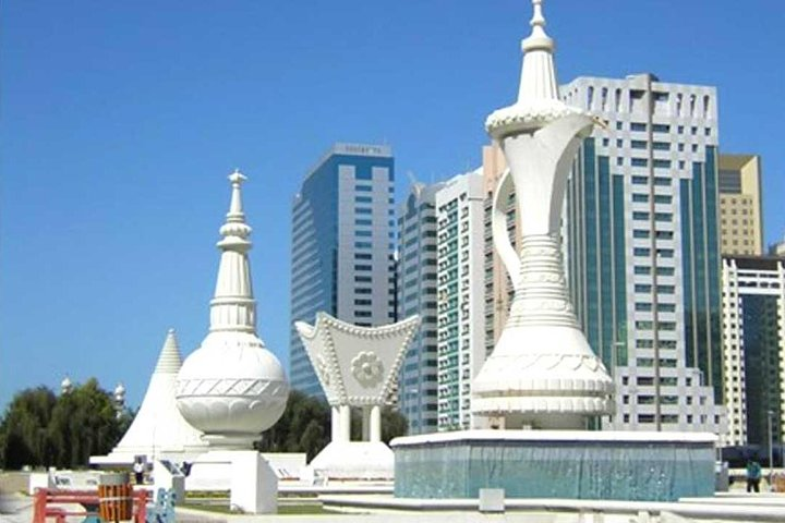 Experience the unique blend of modernity and tradition in Abu Dhabi where striking architecture and rich cultural heritage await offering a glimpse into the heart of the UAE.